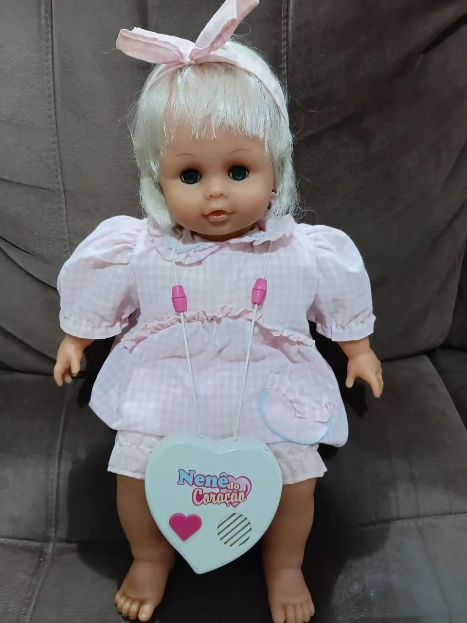 Boneca Nenê da Mamãe,  da Tec Toy , anos 90 .Funciona com 2 pilhas AA - Foto 2