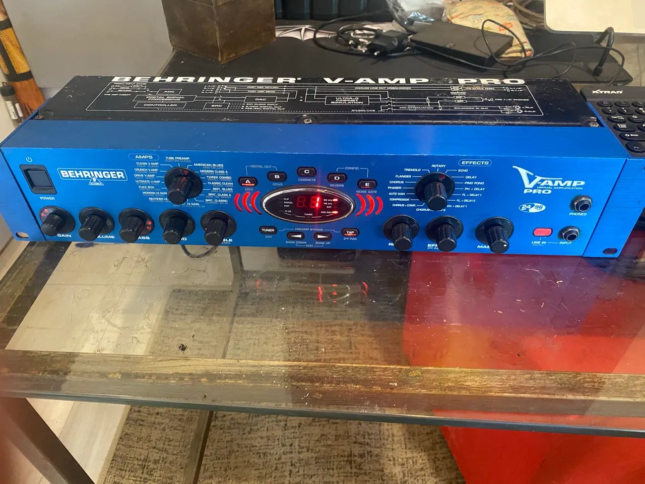 V-amp pro Behringer Rack de efeitos