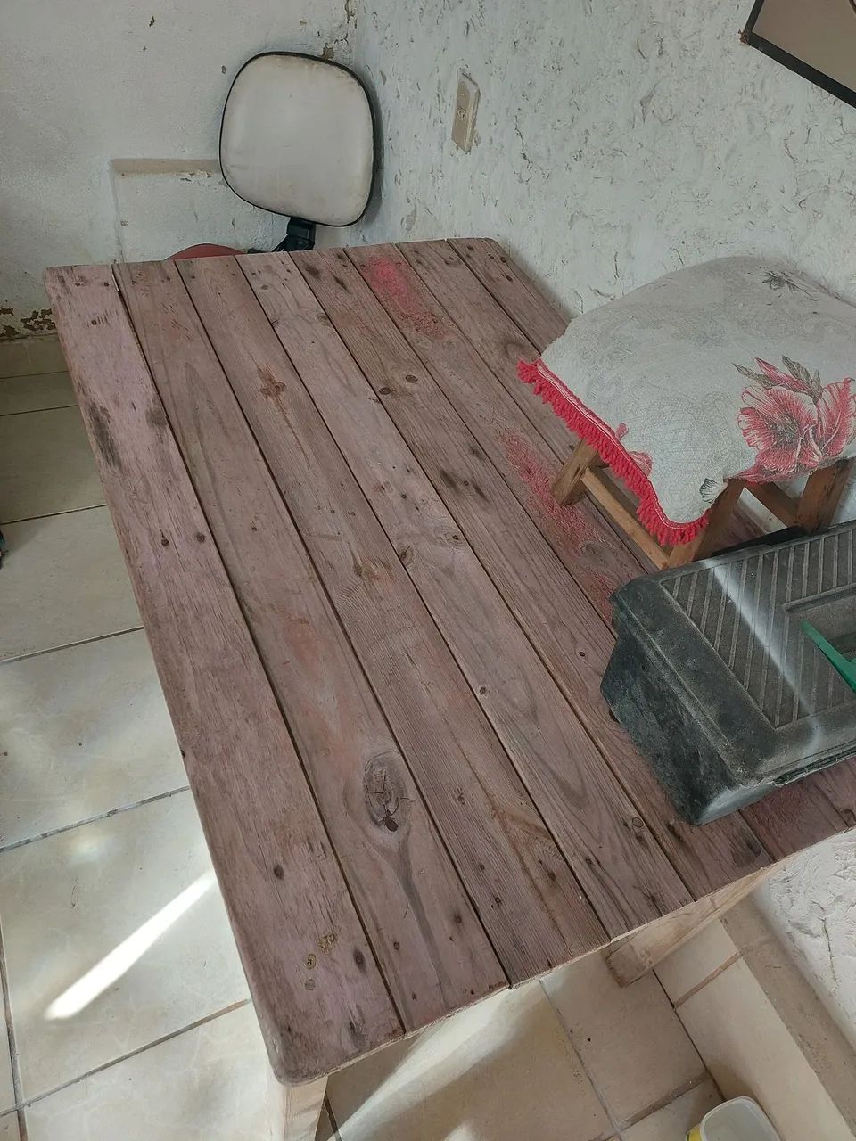 MESA COM CADEIRA