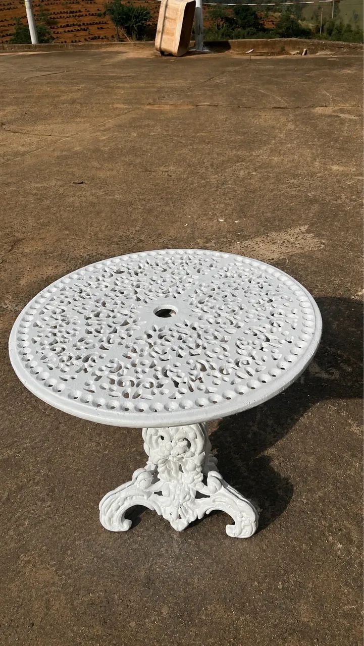 Conjunto de mesa e banco fundido  - Foto 2