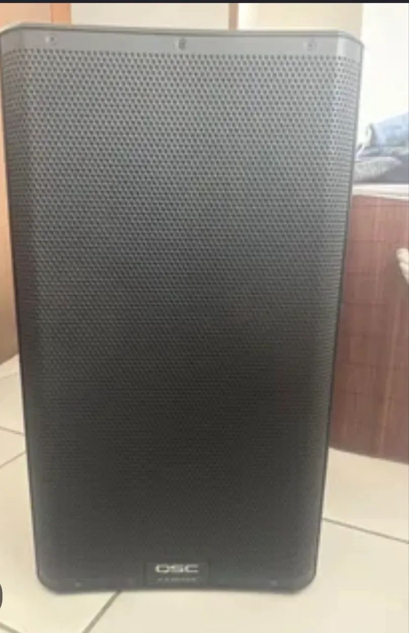 VENDO PAR DE CAIXA QSC / EV