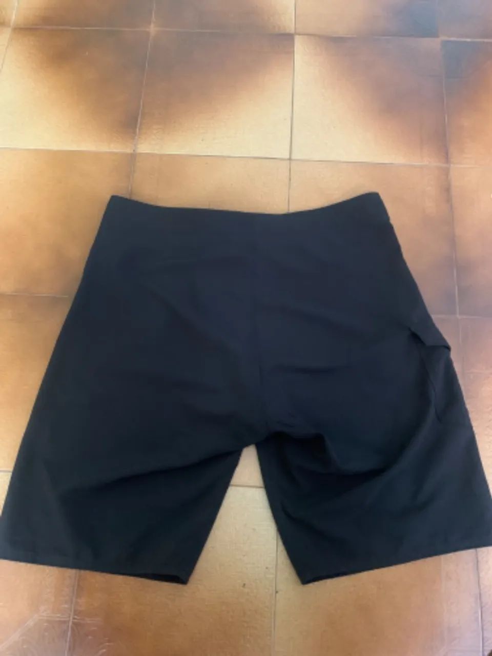 Bermuda Oakley tamanho 40 na cor preta - Foto 4