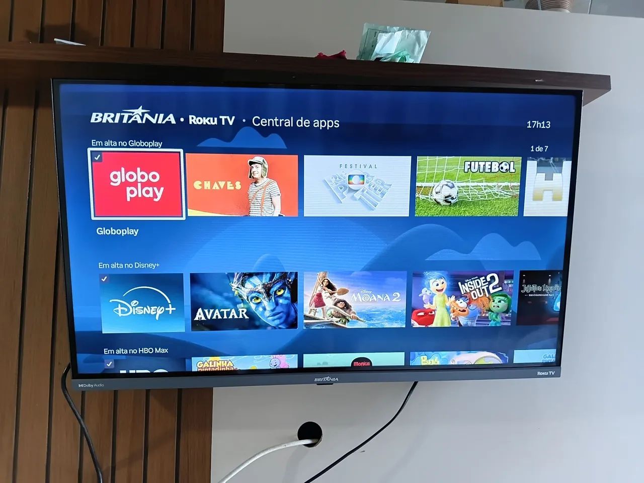 Tv Britânia smart Led 32 polegadas tela fina Wi-Fi Disney Netflix top semi nova  - Foto 3