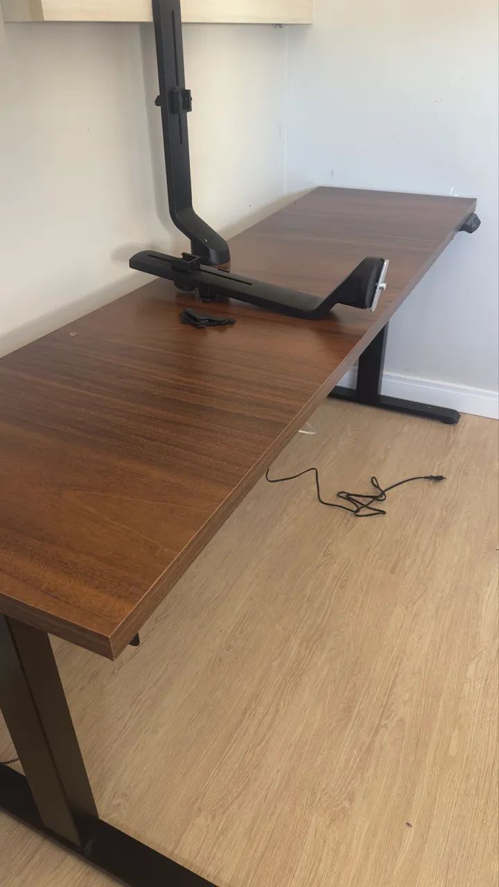 Mesa com regulagem de altura automática DewertOkin - Foto 4