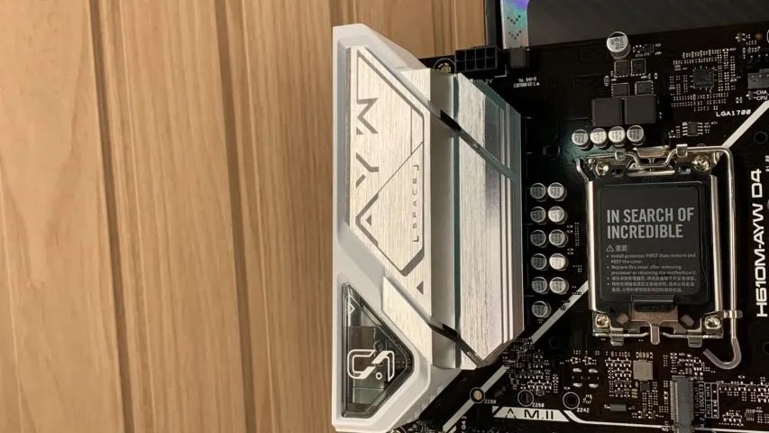 ASUS H610M AYW D4 - Foto 3