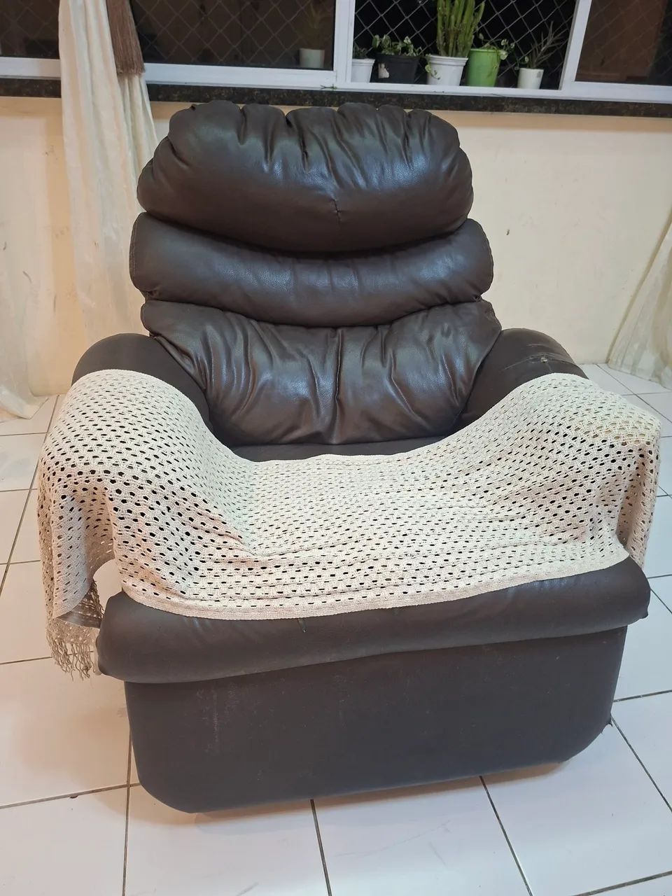 Vendo poltrona do papai reclinável usada.