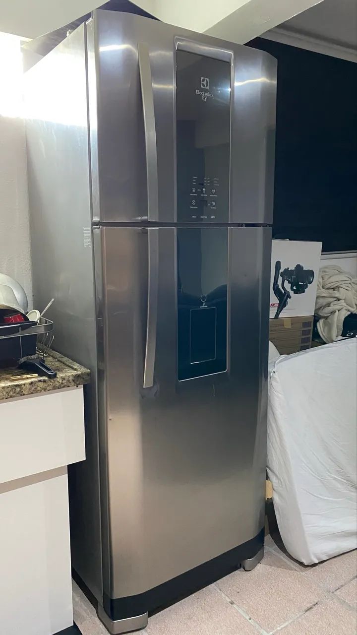 Geladeira Electrolux com dispenser