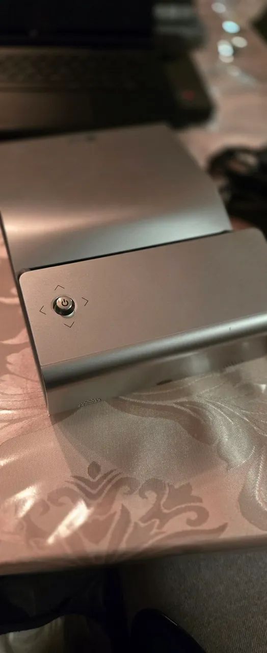 Projetor Portátil LG CineBeam 80" Com Bateria + Bolsa Protetora - Foto 2