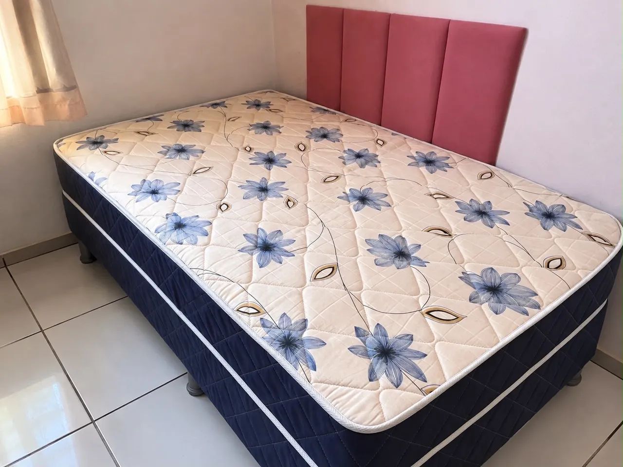 Cama de solteiro 