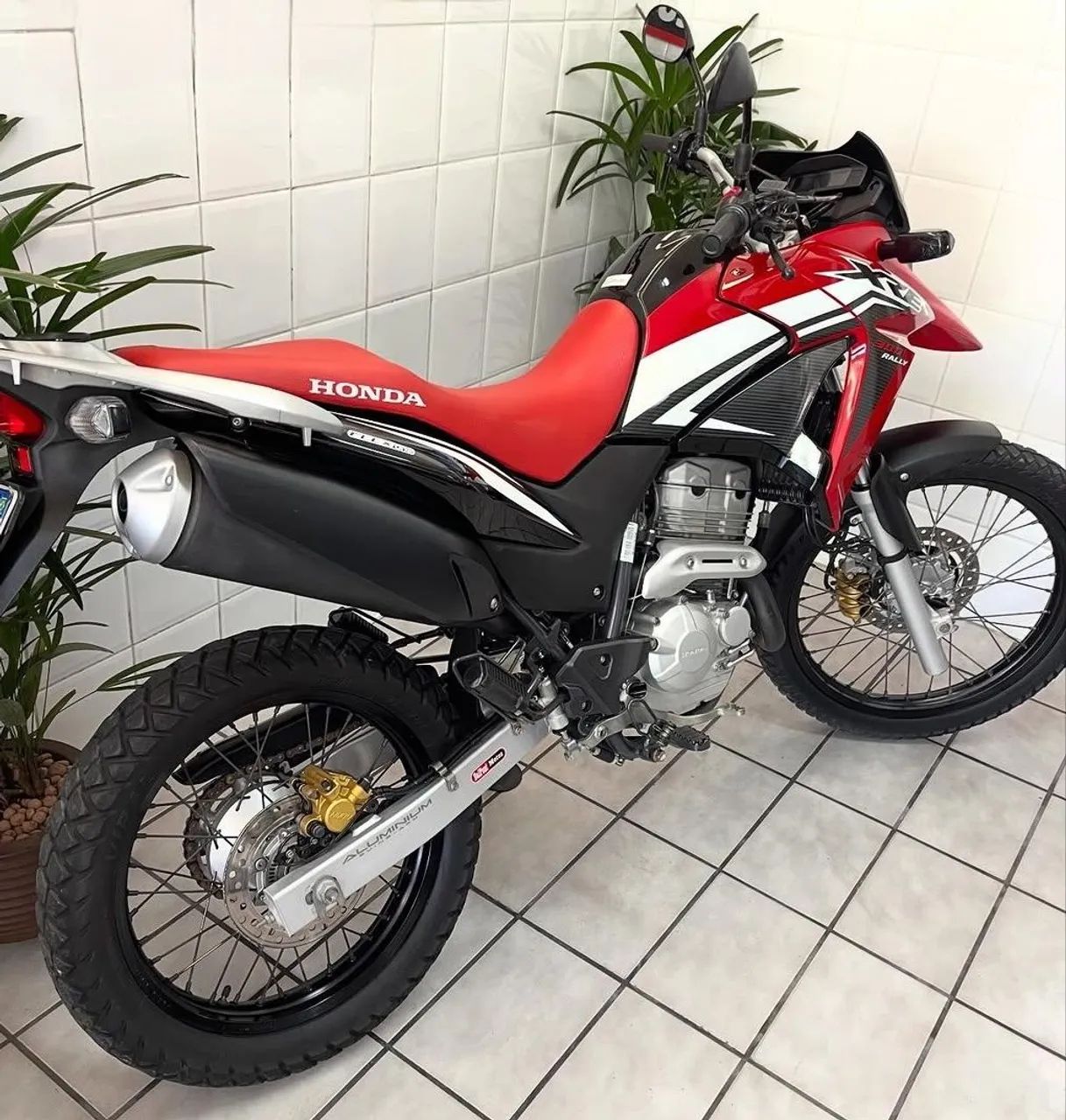 ? HONDA XRE - ROBUSTEZ, ESTILO E ESPÍRITO AVENTUREIRO! - Foto 2