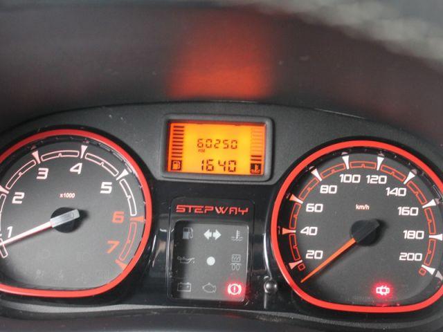 SANDERO STEPWAY Hi-Power 1.6 8V 5p impecável unic - Foto 9