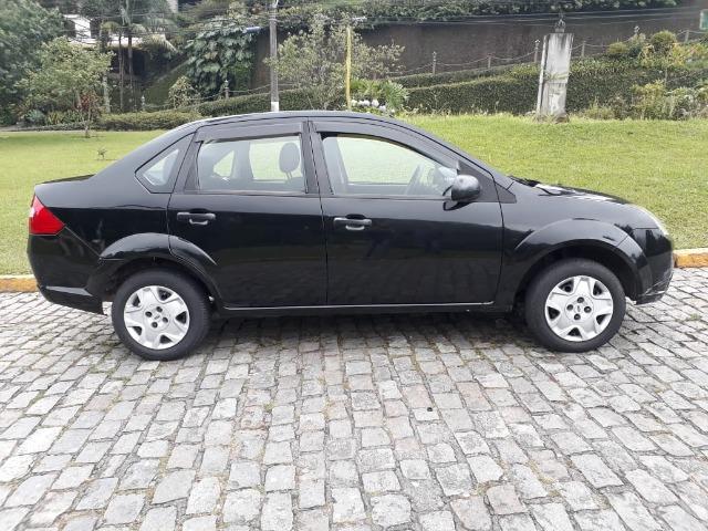 Ford Fiesta Sedan