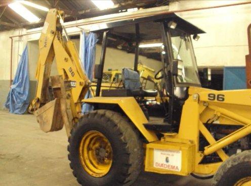 Retroescavadeira Massey Ferguson Mf96 4x4 2010 - Foto 4