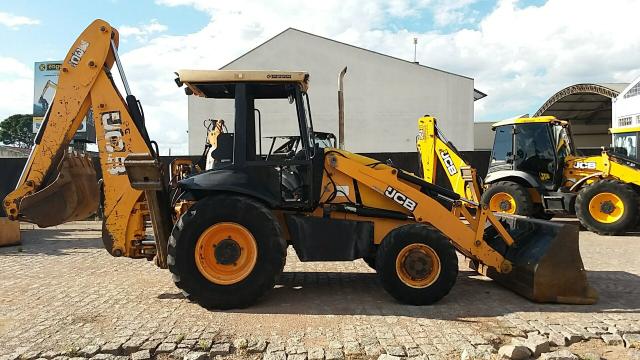 Retroescavadeira JCB 3C PLUS ano 2012 - Foto 2