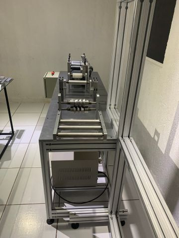 Máquina de máscaras cirúrgicas descartáveis