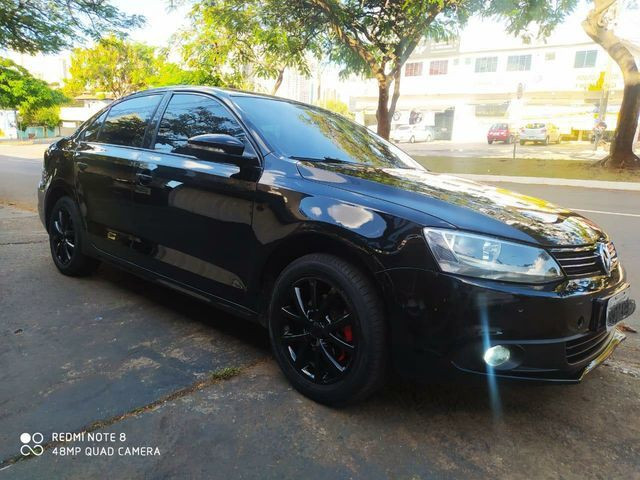 Vendo jetta 2011 preto mais top de gyn - Foto 2