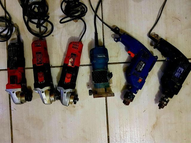 Seis Máquinas Ferramentas Com Defeito