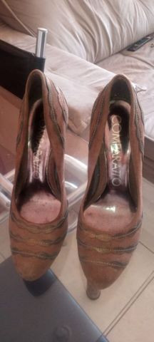 Scarpin marrom Comparato 36