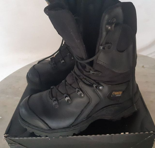 Coturno Tático Airstep 8990 , numeração 39 .