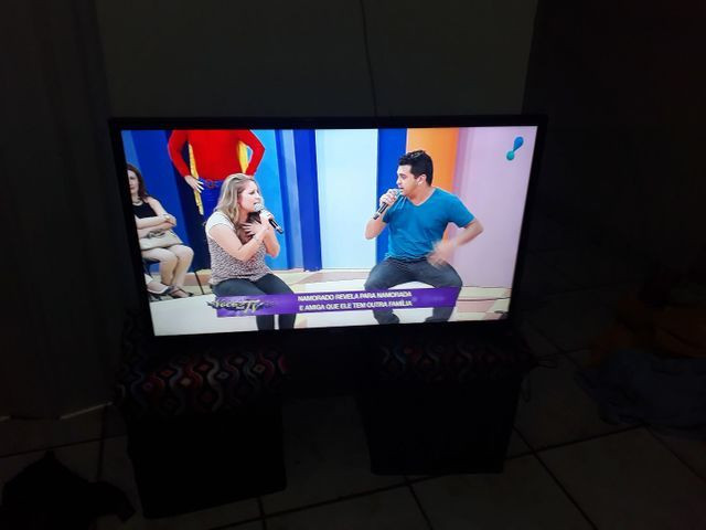 TV smart sansung lançamento 32 polegadas troco por Shineray - Foto 3