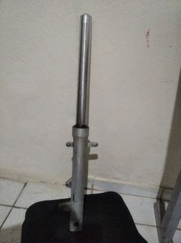 Bengala Twister ou cb 300 lado direito