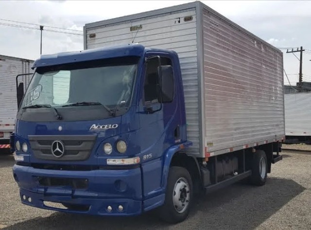 MERCEDES-BENZ ACCELO 815 2016 BAÚ 5.50 METROS