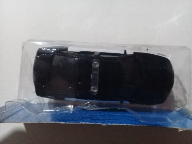 Miniatura 1/64 Dodge Charger 2006