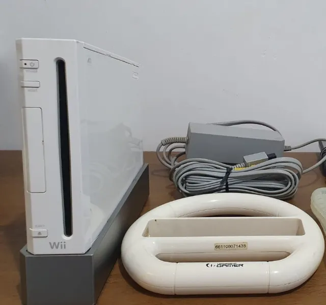 Nintendo Wii completo com 33 jogos do Wii + 5000 mil jogos de emuladores .  - Escorrega o Preço