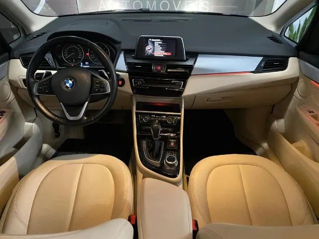 BMW 220i a mais nova a venda anunciada no Brasil