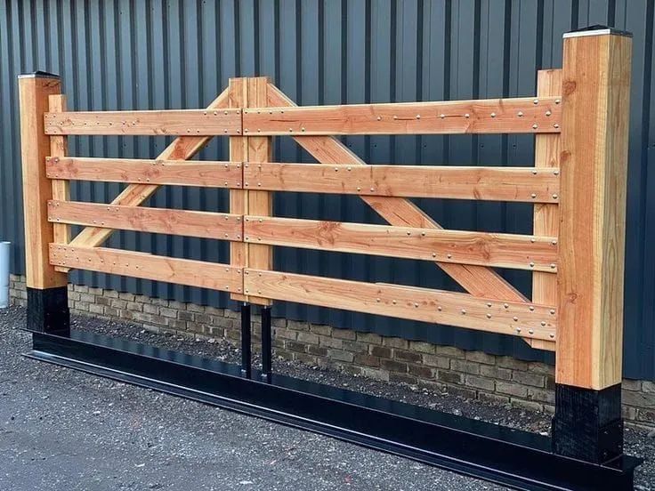 Portão e porteira de madeira rústico para área externa