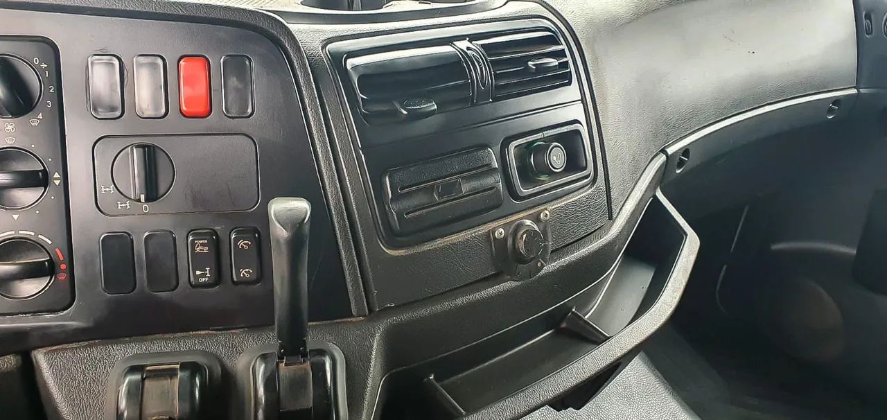 Caminhão Mercedes-Benz Axor 3344 6x4   - Foto 4