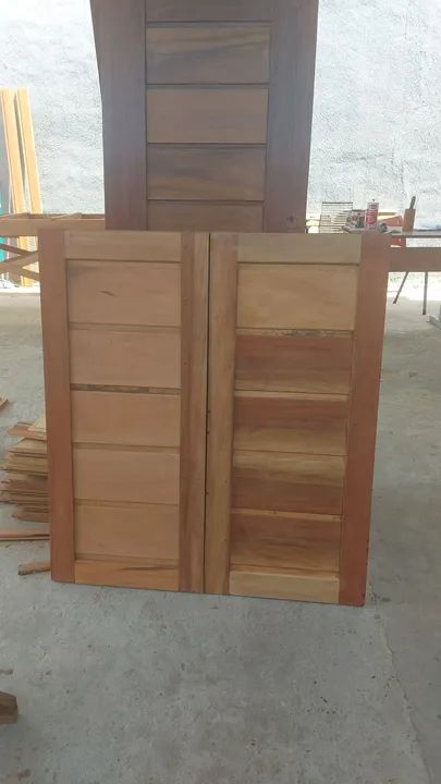 Portas de madeira maciça - novas - Foto 4