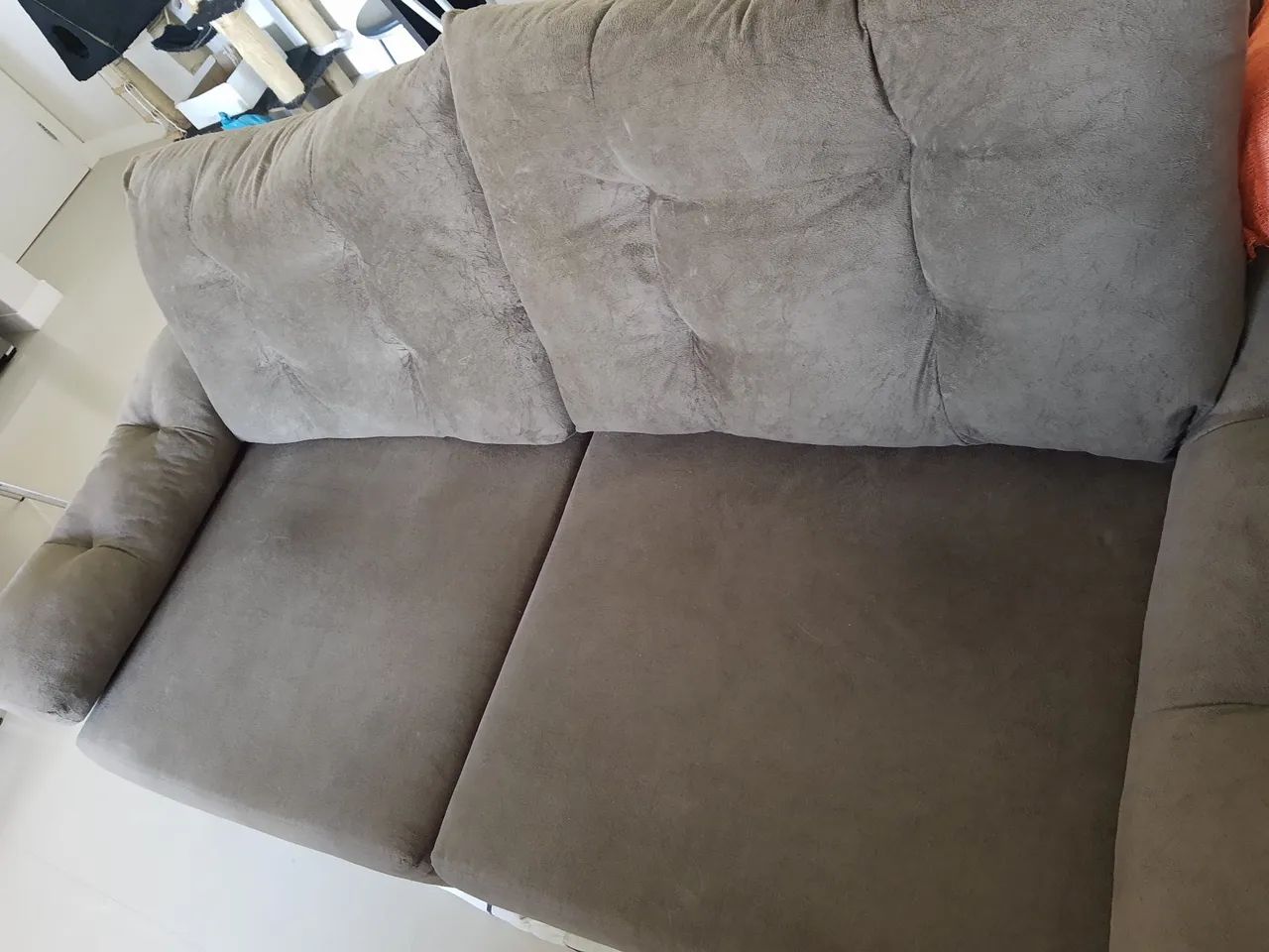 Vendo sofá em suede com chaise. - Foto 2