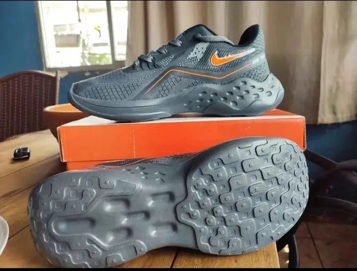 Tênis Nike React - Cinza - Foto 4