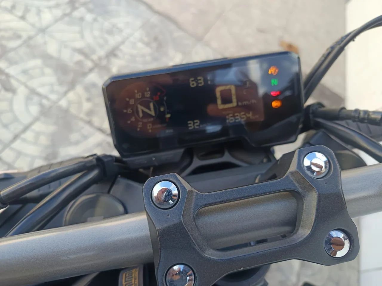 Honda CB 650R 2023 - Impecável - Foto 2