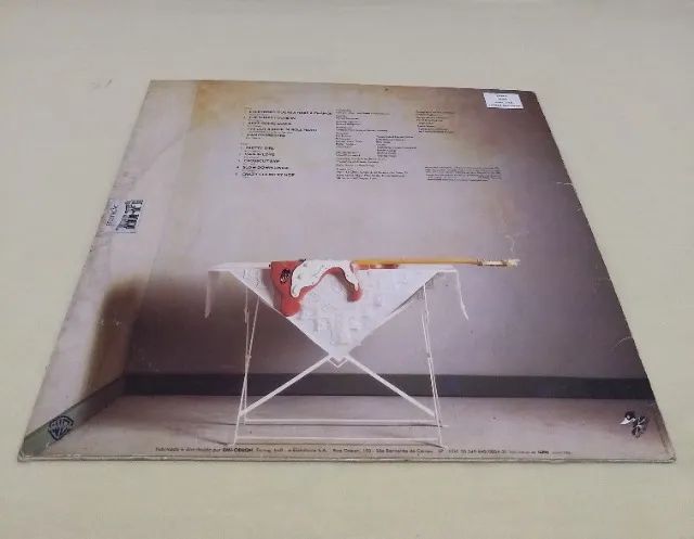 LP Eric Clapton - Money And Cigarettes. Com Encarte. (P-1983) - Nacional. - Foto 2