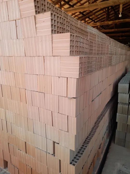Tijolos diretamente de fábrica com ótimos preços....
