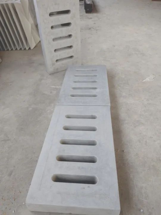 Grelha Ralo de Drenagem em concreto 50x30x6 - Foto 3