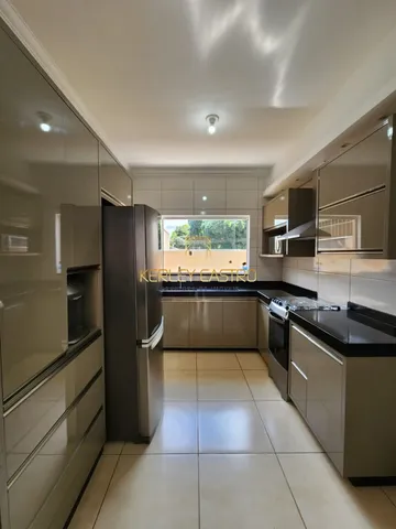 Vendo Apto c/ 03 Quartos, São Francisco de Assis, em Sete Lagoas, MG.
