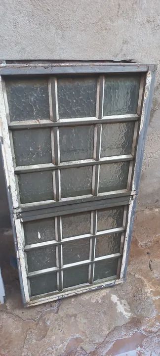 Vendo janela 50x100 seminovo