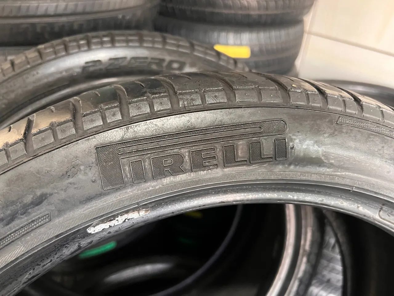 PNEUS ARO 19 - 245/40R19 PIRELLI PZERO ROSSO - Foto 5