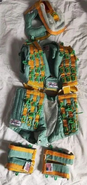 Traje ortopédico infantil 