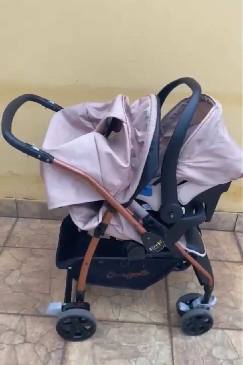 Conjunto carrinho e bebê conforto da Burigotto