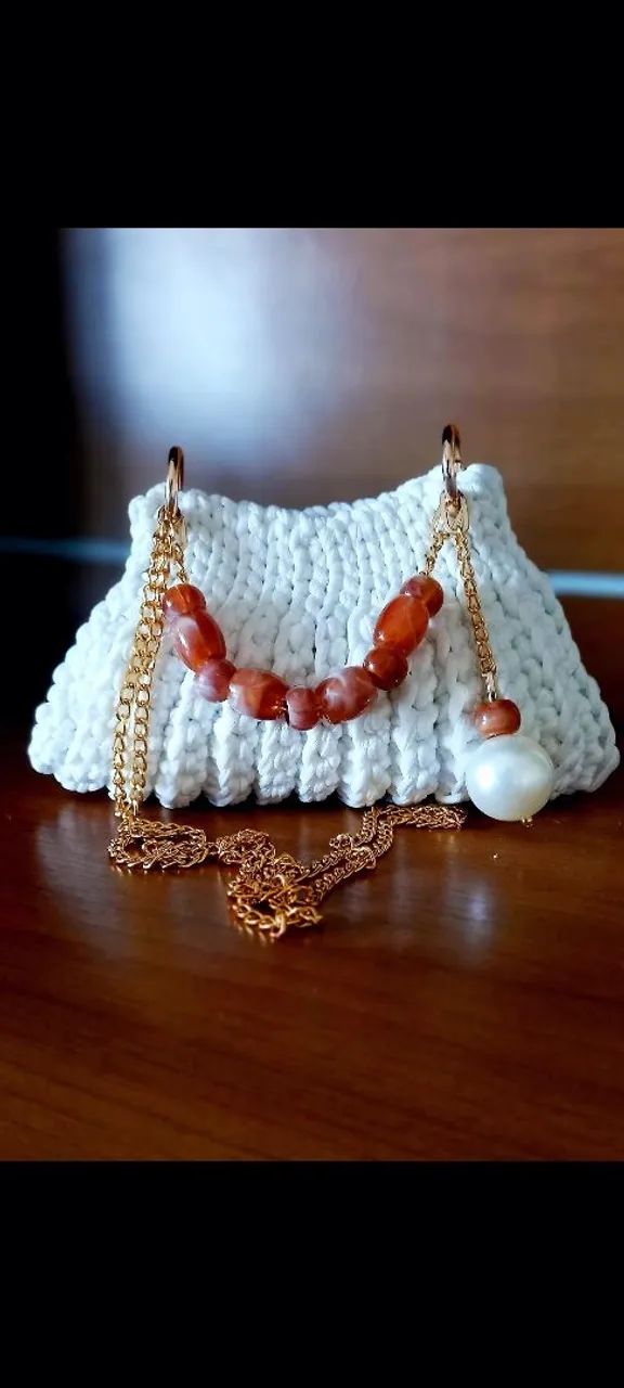 Bolsa de ombro branca com dourado