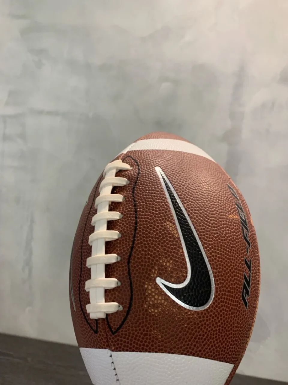 Bola de Futebol Americano Nike All-Field Nova - Foto 3