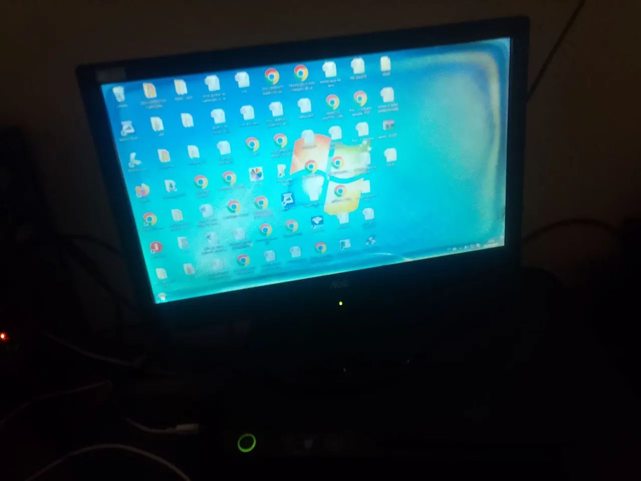 Aoc 15-inch Monitor. Sell quickly!64312624492290120