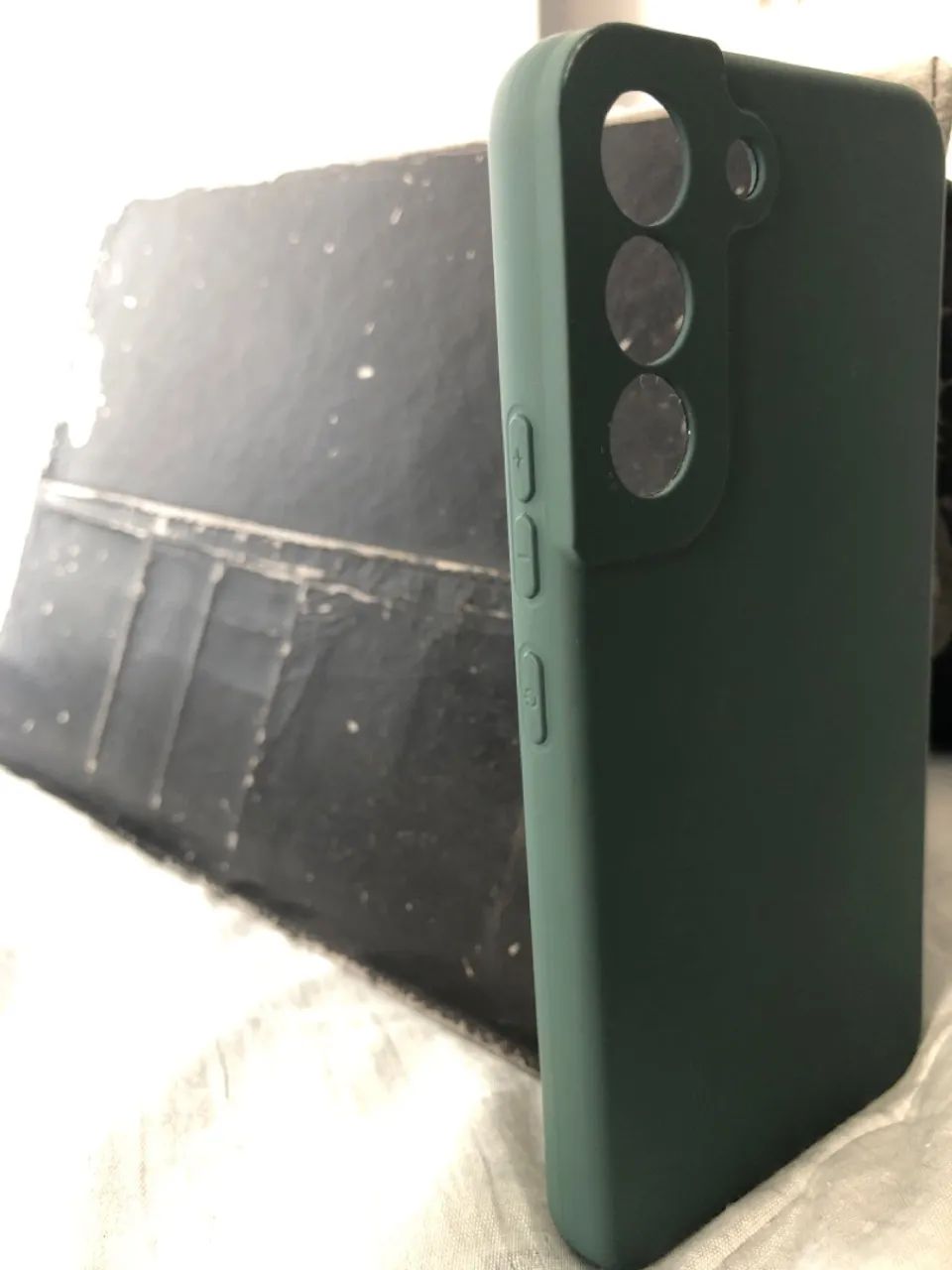 Capa de proteção verde musgo TPU /silicone para Galaxy S22/S22+ - Foto 3