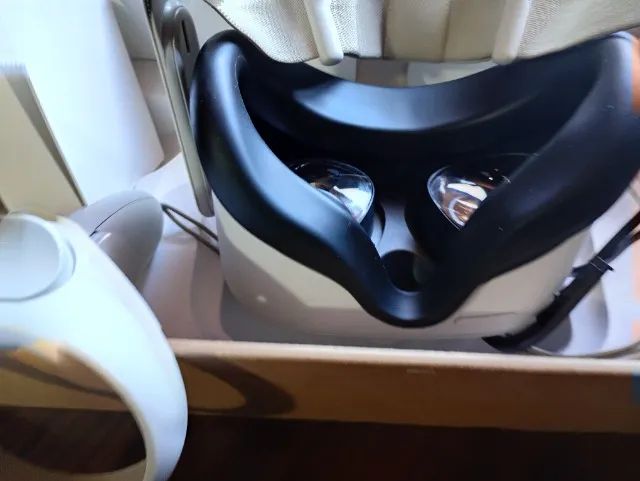 META QUEST 2 ( 12 meses de uso) - Foto 2