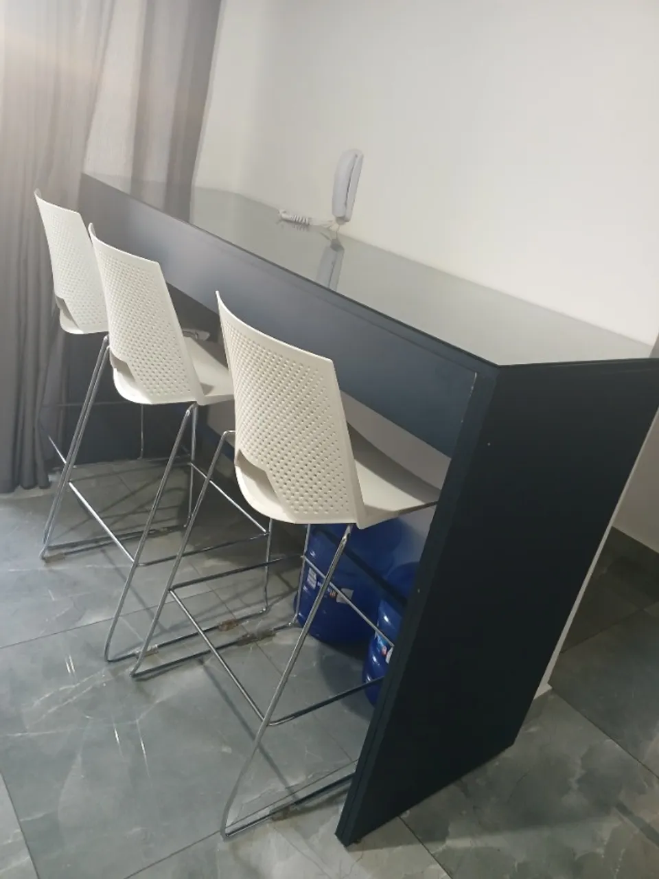Bancada com Vidro + 4 Banquetas