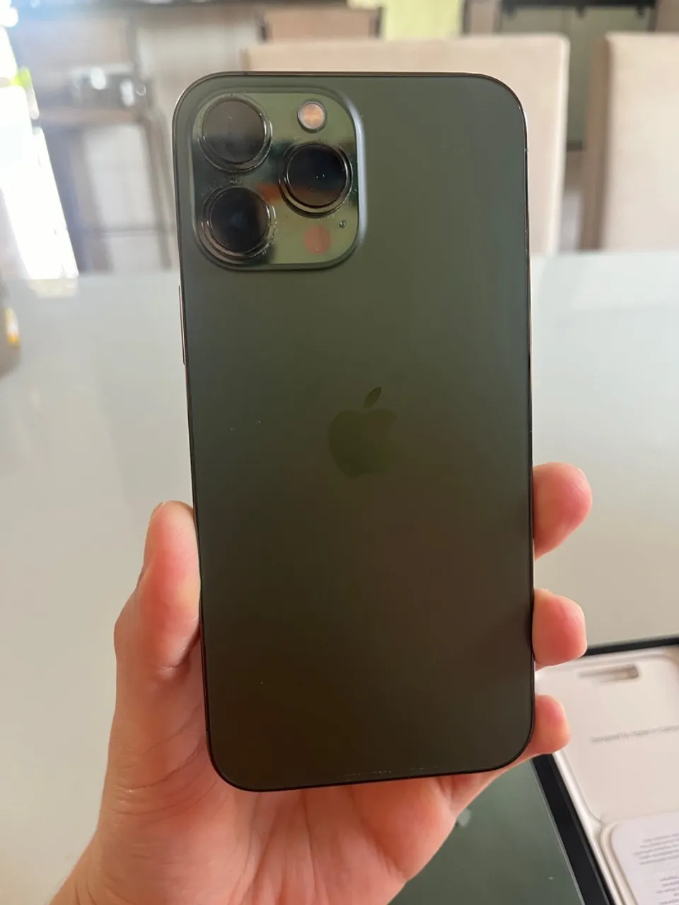 iPhone 13 Pro Max - ótimo estado, sem marcas de uso, acompanha capinha